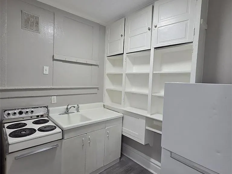 104 N 8th St #2R — Photo 5