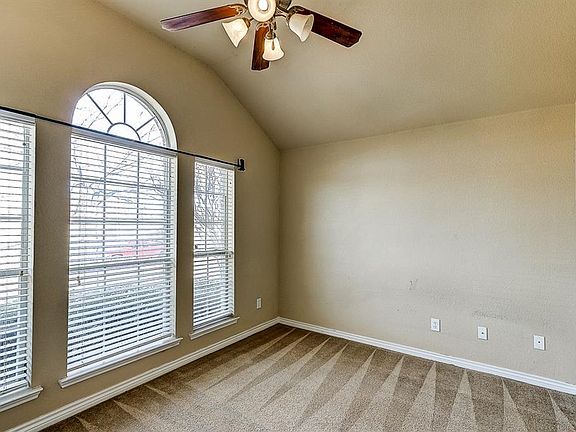 5th image of 617 Steerman Ct