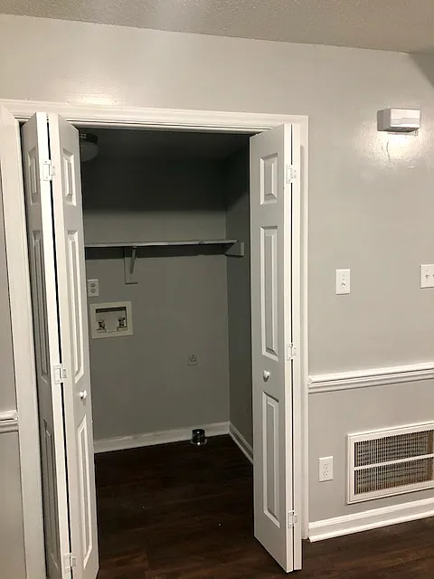 2 bed, 2.5 bath, 1200 sqft, $1,595 — Photo 3