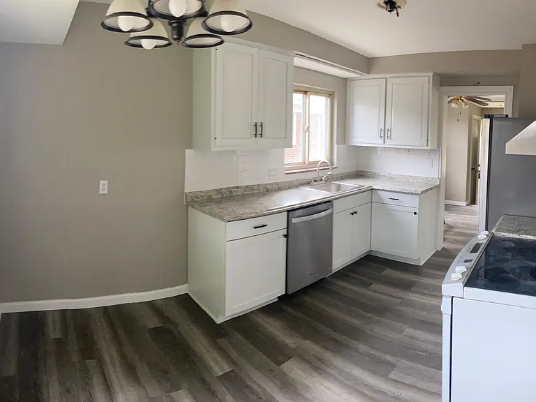 28819 Diesing Dr — Photo 2