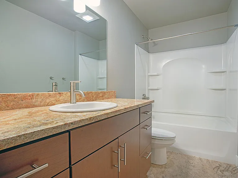 2907 E Palmdale Dr #1 — Photo 16