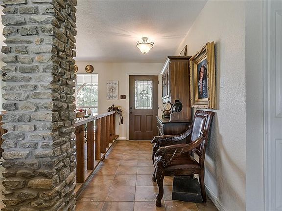 2nd image of 196 Park Ct