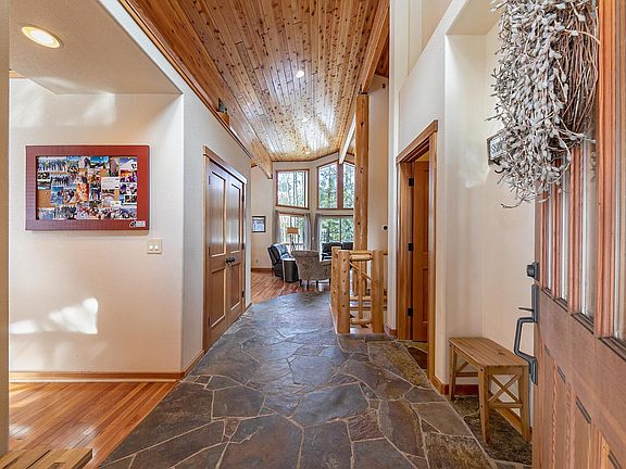 4th image of 1018 Snow Crest Rd