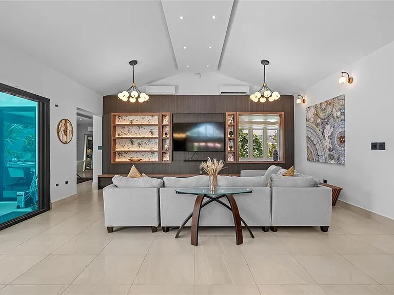 370 Dorado Bch E — Photo 17