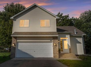 291 Appleblossom Ln E, Shakopee, MN 55379