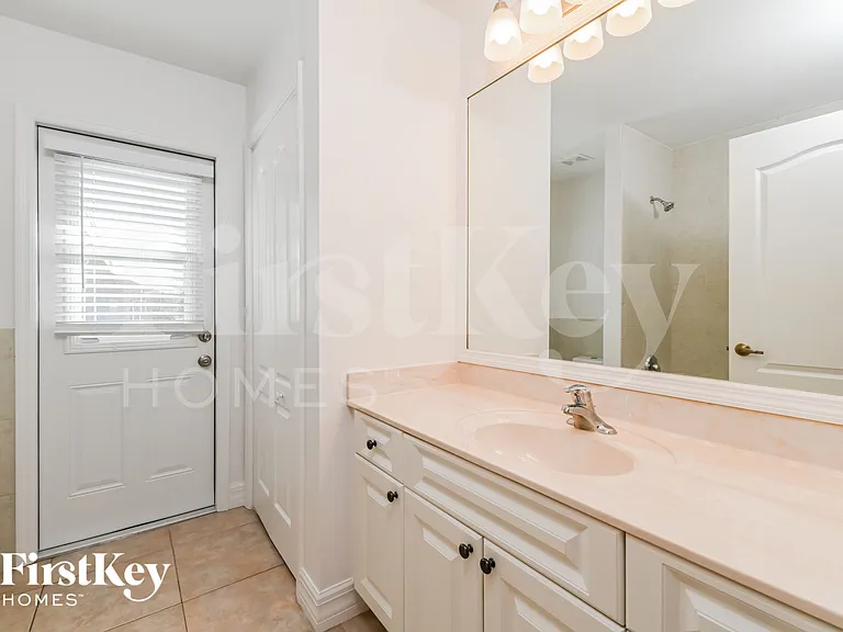 2226 NW 1st St — Photo 13