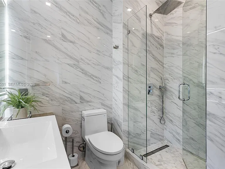 1544 Michigan Ave — Photo 27