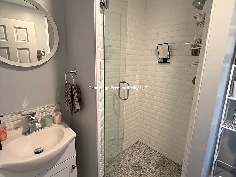 2 Bancroft St #3 — Photo 21