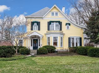 3450 Observatory Pl, Cincinnati, OH 45208