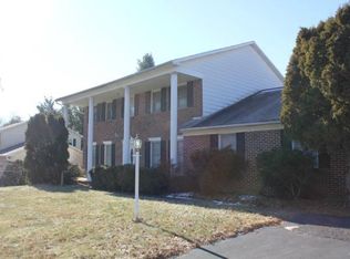 1374 S Krocks Rd, Allentown, PA 18106