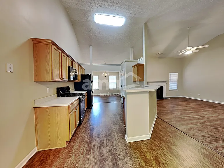 5455 Yellow Pine Dr — Photo 4
