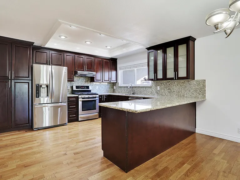 3209 Warwick Rd — Photo 8