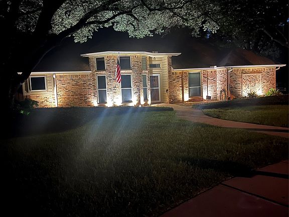 2nd image of 920 Raywood Cir