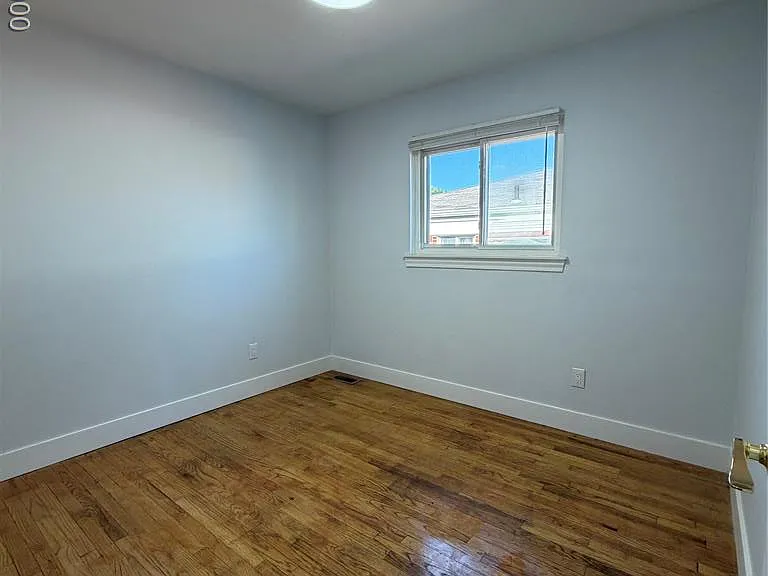 25647 Hanover St — Photo 17