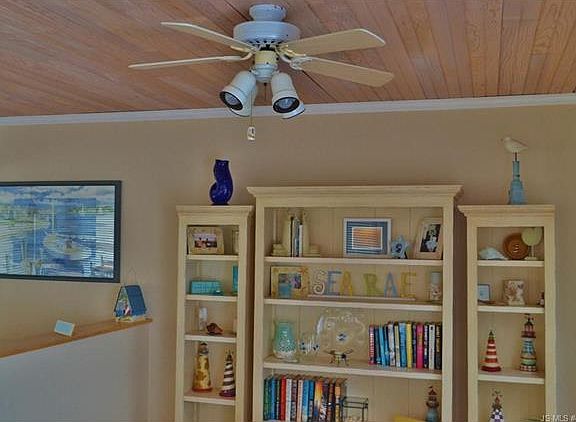 5th image of 1105 Long Beach Blvd #B