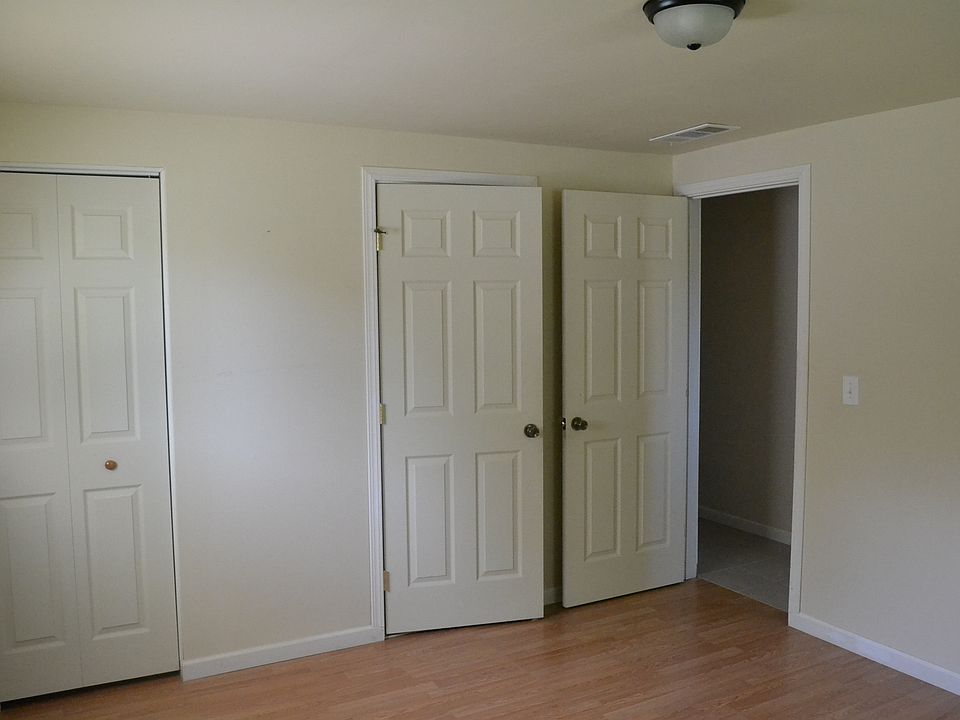 2nd image of 26 Monroe Ct