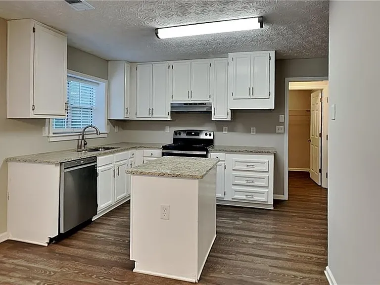4922 Anclote Dr — Photo 4