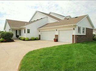4800 Pinehurst Ct, Pleasant Hill, IA 50327