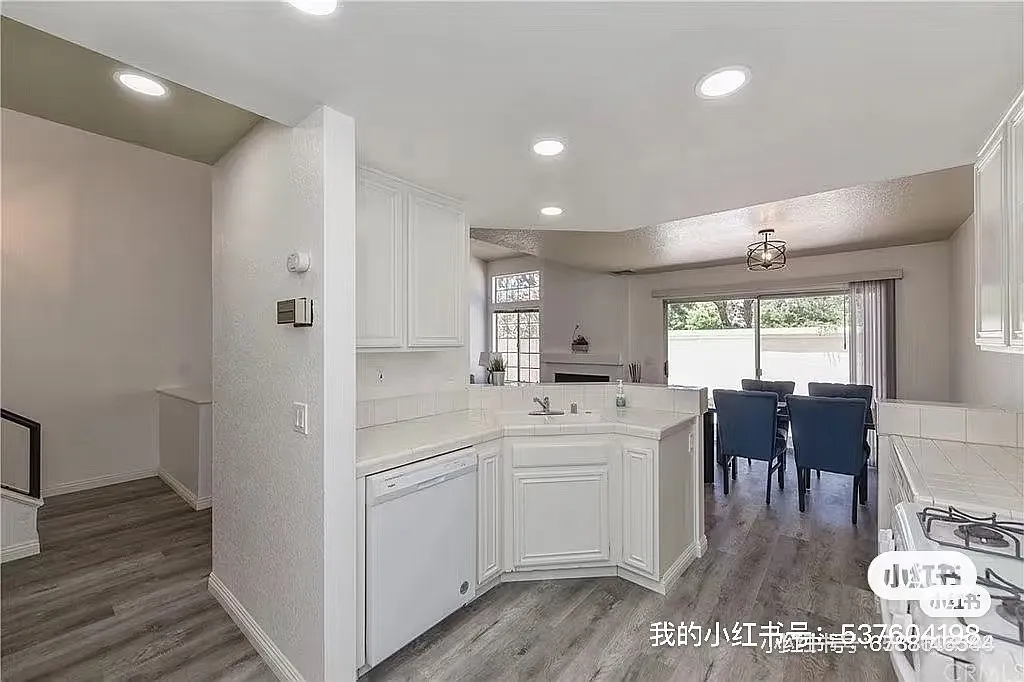 3 bed, 1407 sqft, $1,425 — Photo 1