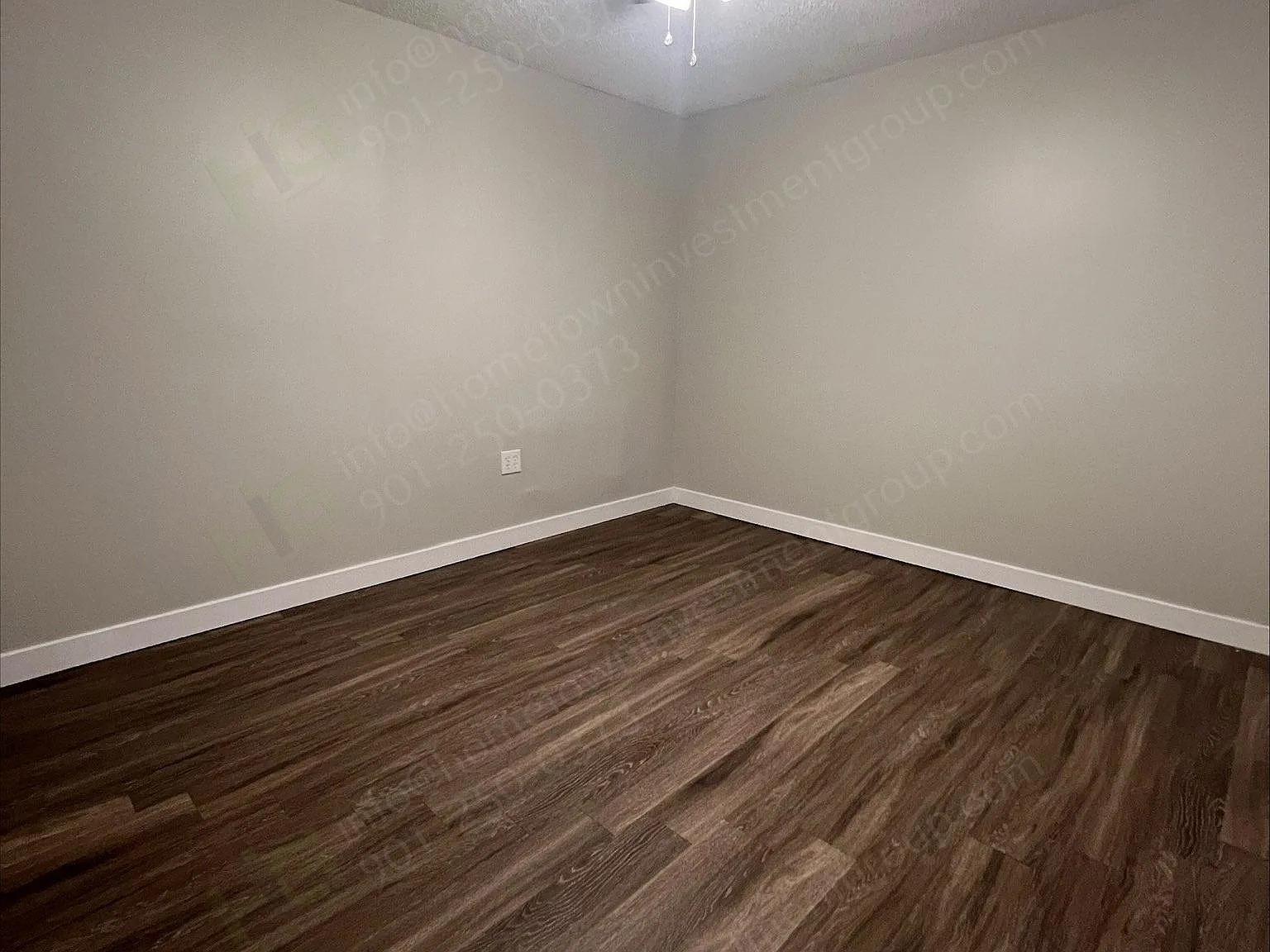 2 bed, 1.5 bath, 736 sqft, $1,050 — Photo 3