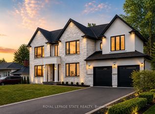 102 Cumming Ct, Hamilton, ON L9G 1V3