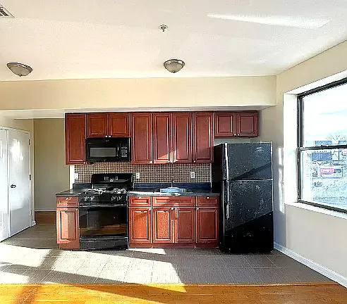 2 bed, $1,695 — Photo 4