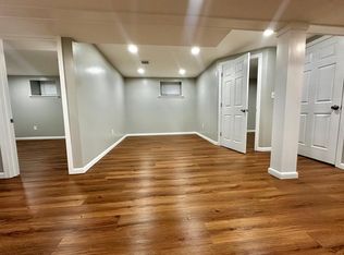 110 Kingsbury Rd, Bridgeport, CT 06610
