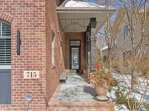 5th image of 715 Rice St E