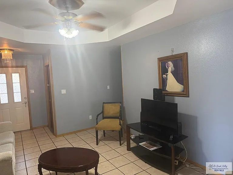 634 Rey Salomon St — Photo 5