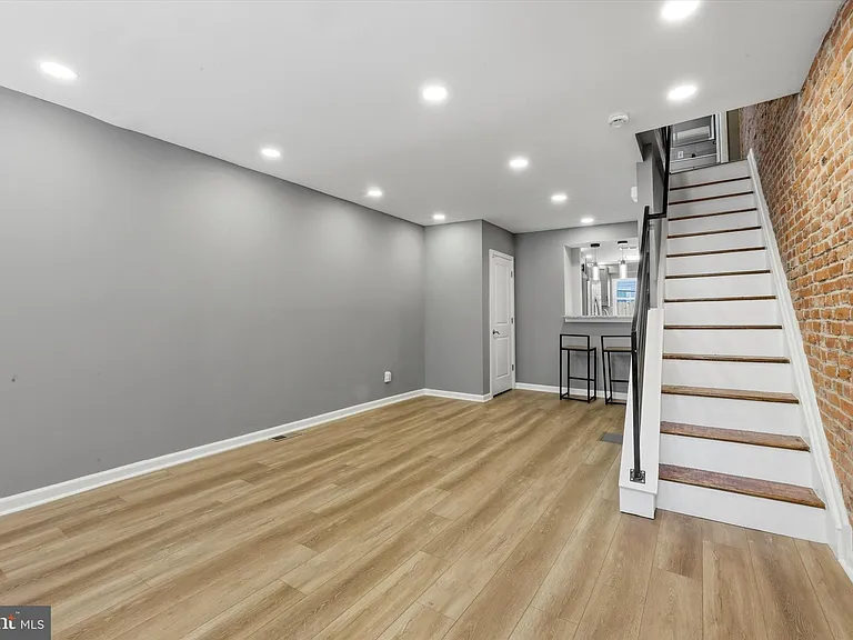 2625 Manton St — Photo 2