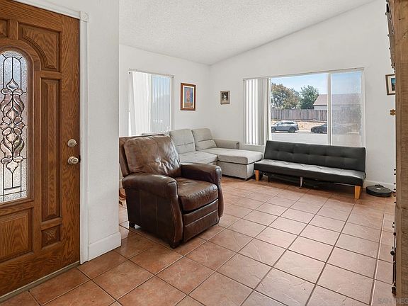 4th image of 3521 Strawberry Pl