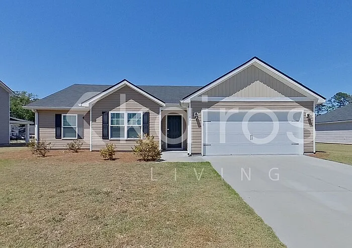 102 Lord Effingham Way — Photo 1