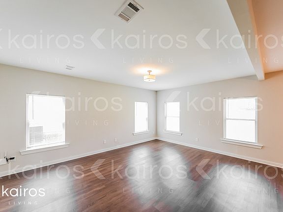 4th image of 8006 Shadesbrook Dr