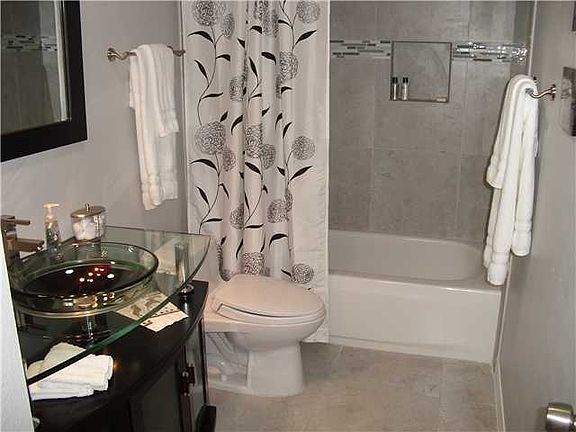 5th image of 24 Seville Dr