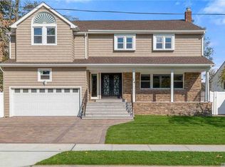 14 Wyckoff Pl, Woodmere, NY 11598