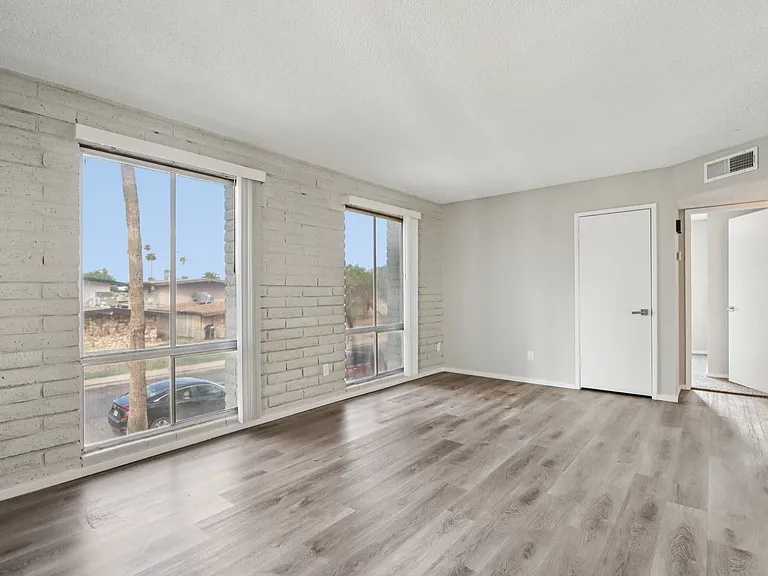 407 N Williams — Photo 42