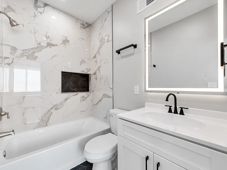 2637 W Sterner St — Photo 3