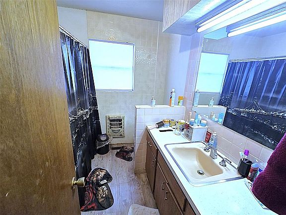 5th image of 515 N 4th St