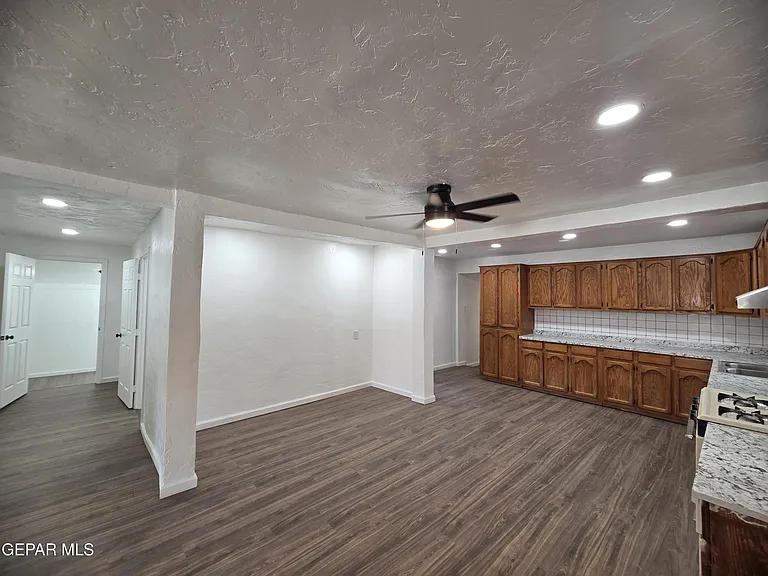 363 Ontiveros St — Photo 5