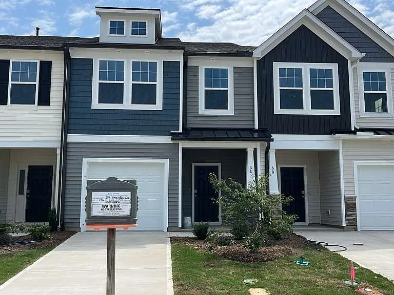 54 Amaryllis Ln — Photo 1