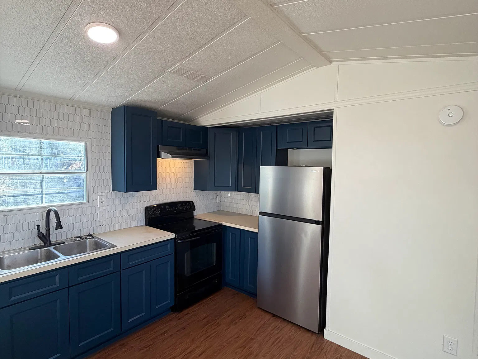 412 Traphill Rd — Photo 1