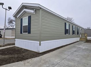 3510 N 9th St #285, Carter Lake, IA 51510