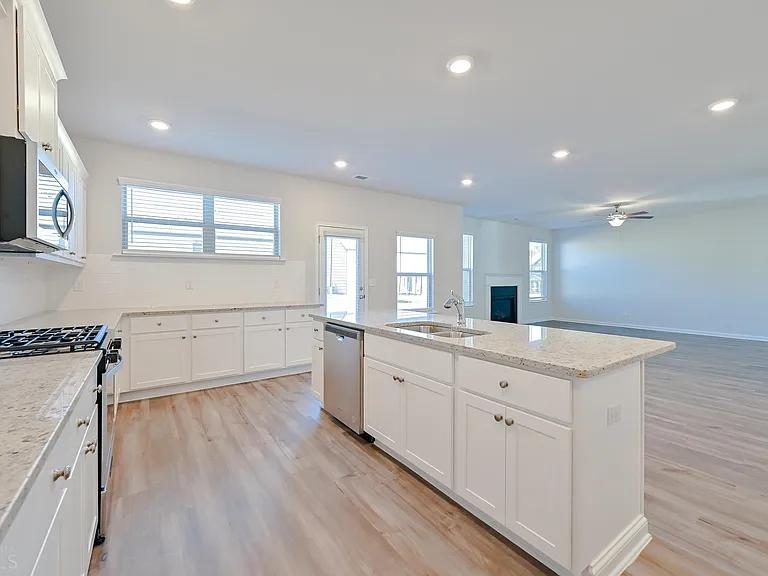 303 Eleanora Xing — Photo 21