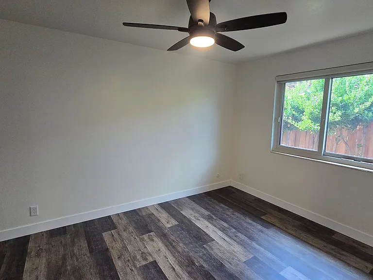 100 Hunter Lake Dr — Photo 17