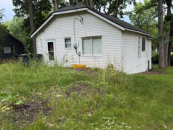 10171 Skeman Rd, Brighton, MI 48114