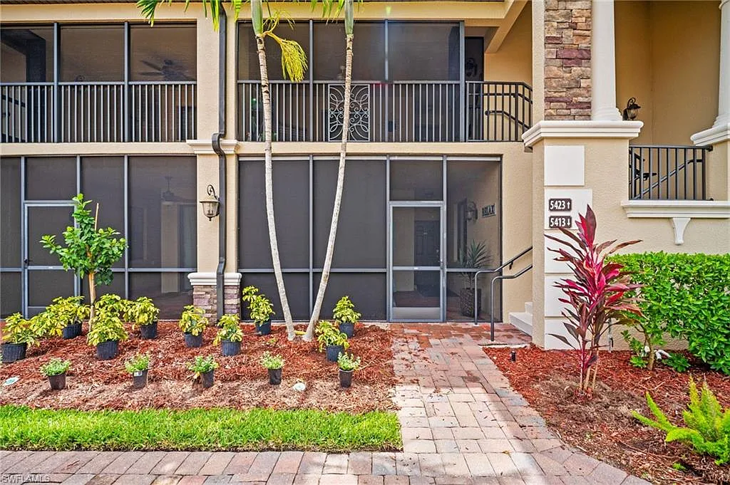 2 bed, 2.0 bath, 1344 sqft, $8,500 — Photo 2