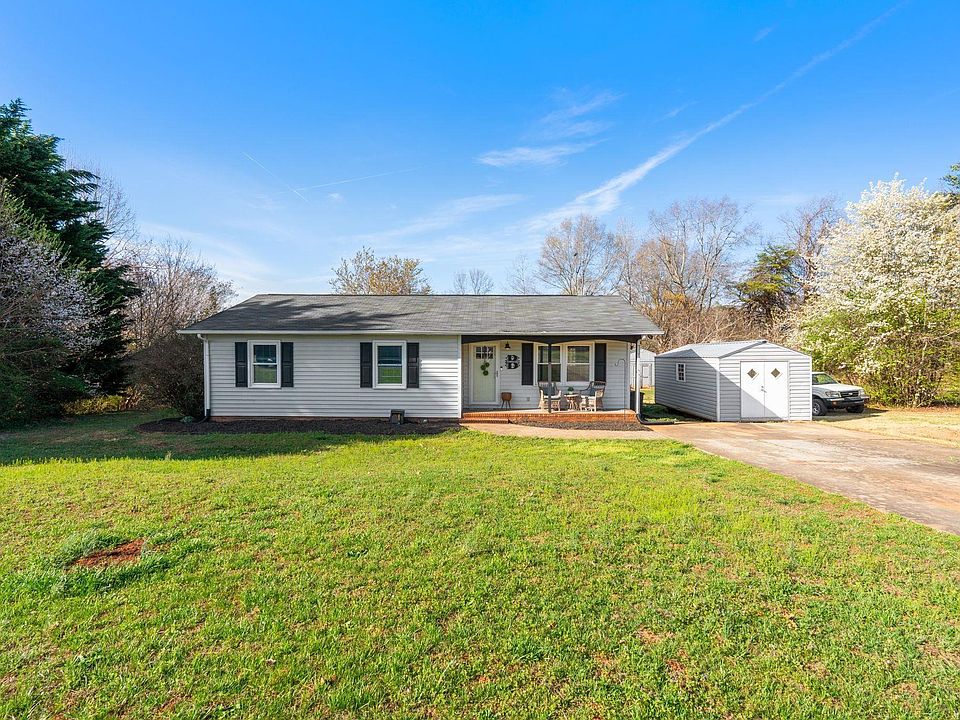 1st image of 110 N Blue Ridge Cir