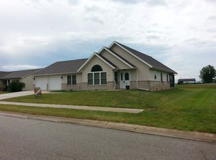 526 Lissaaron Dr, Winchester, IN 47394