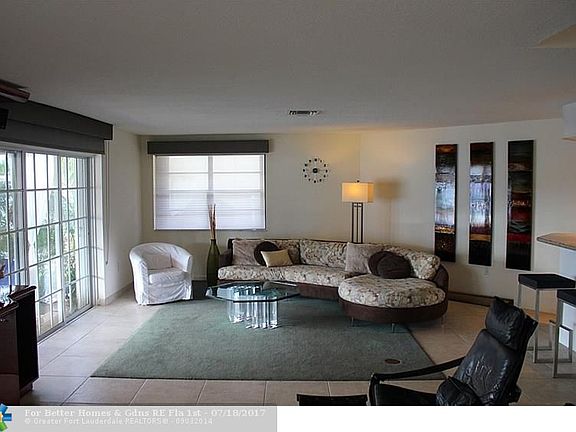 3rd image of 111 Isle Of Venice Dr APT 7