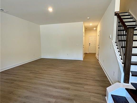 4th image of 1247 Hammond Dr